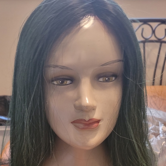Wigs in all styles! - Picture 3 of 3